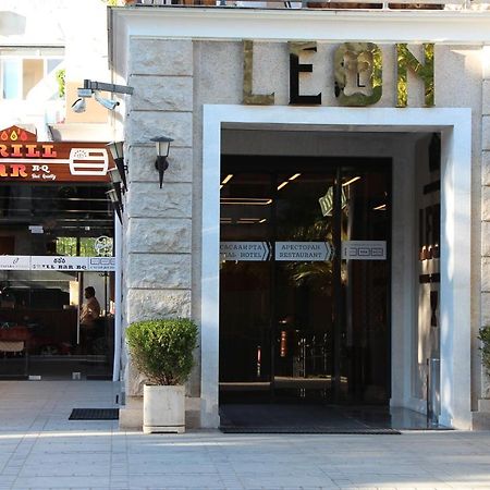 Leon Boutique Hotel Sukhumi Bagian luar foto