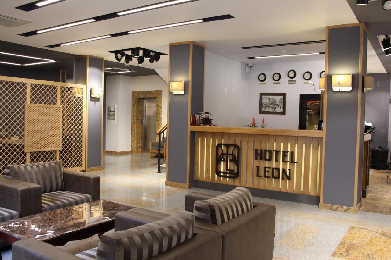 Leon Boutique Hotel Sukhumi Bagian luar foto