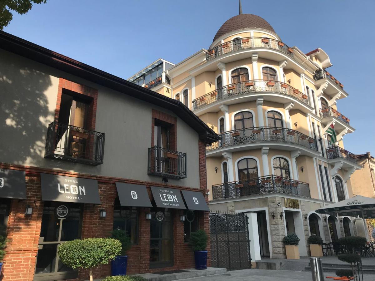 Leon Boutique Hotel Sukhumi Bagian luar foto