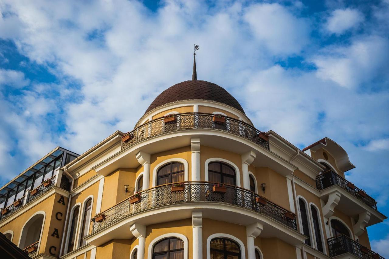 Leon Boutique Hotel Sukhumi Bagian luar foto