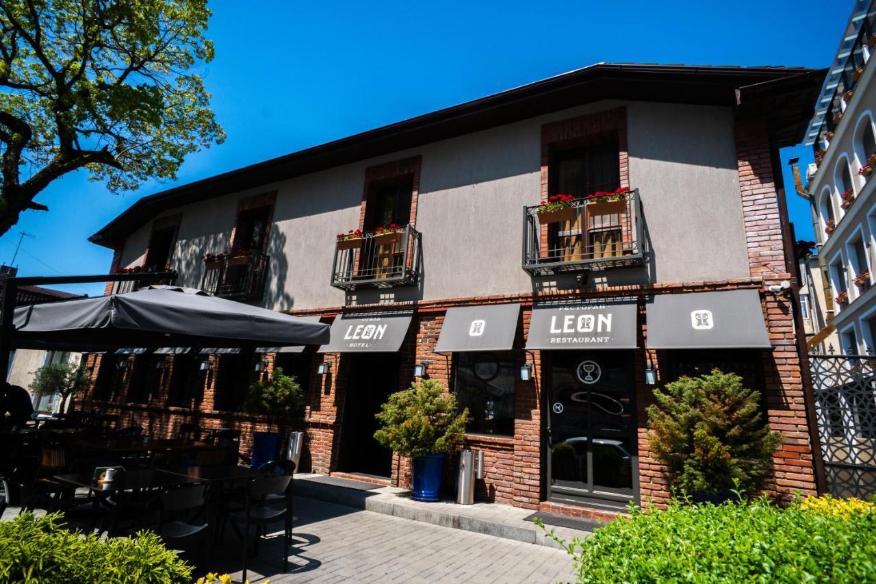 Leon Boutique Hotel Sukhumi Bagian luar foto