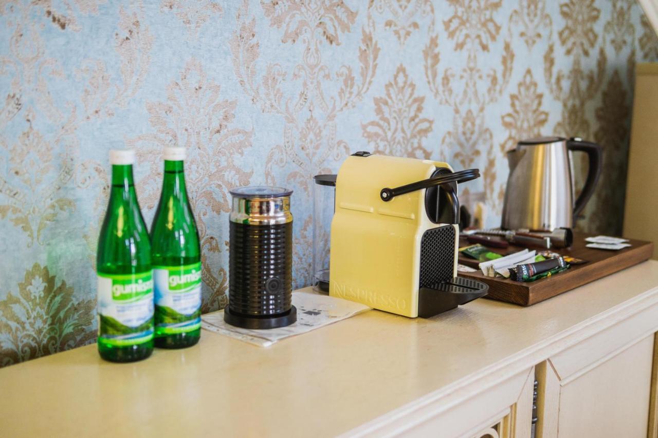 Leon Boutique Hotel Sukhumi Bagian luar foto