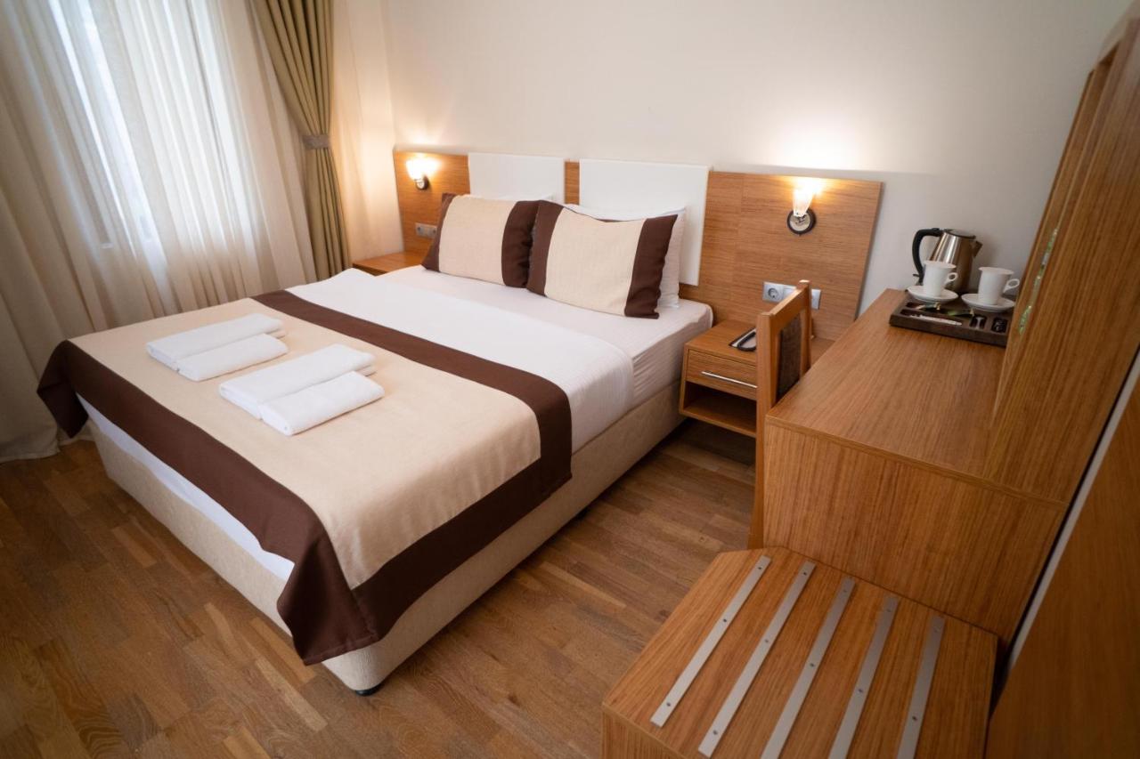 Leon Boutique Hotel Sukhumi Bagian luar foto